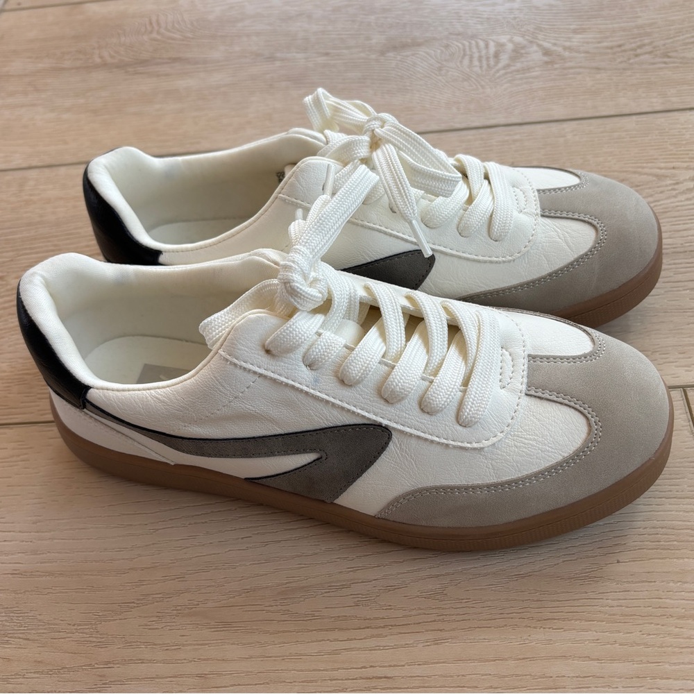 Dolce Vita Sneakers